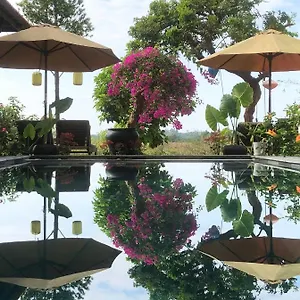 Villa The Quin Riverside