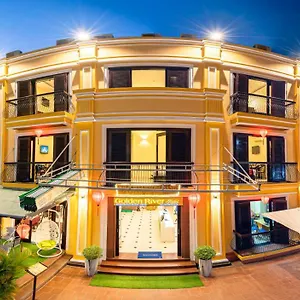 Golden River *** Hoi An